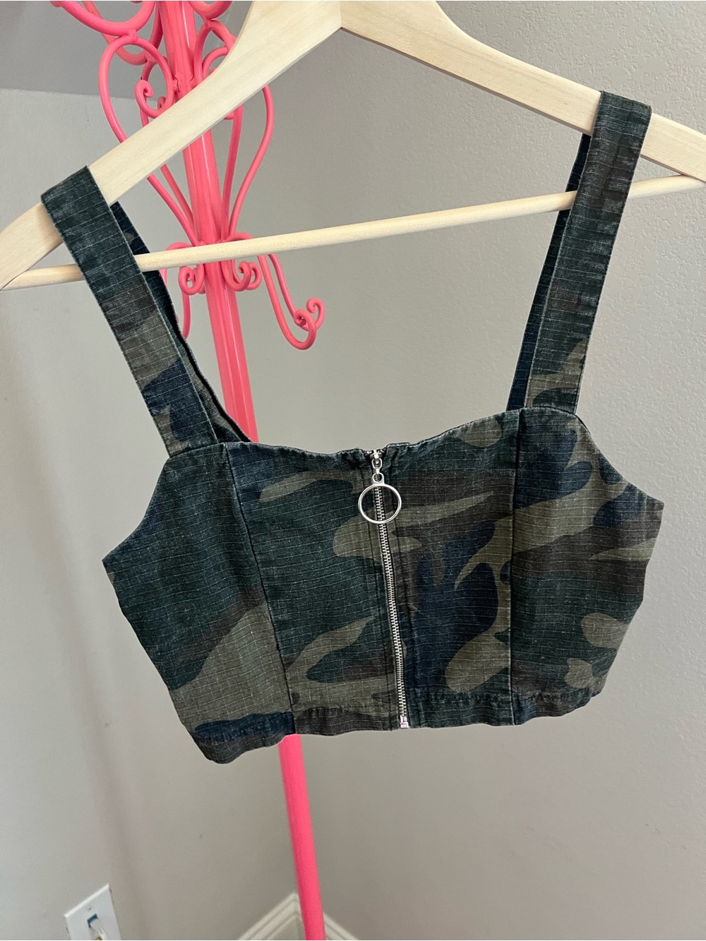Camo Print Zip-Front Crop Top